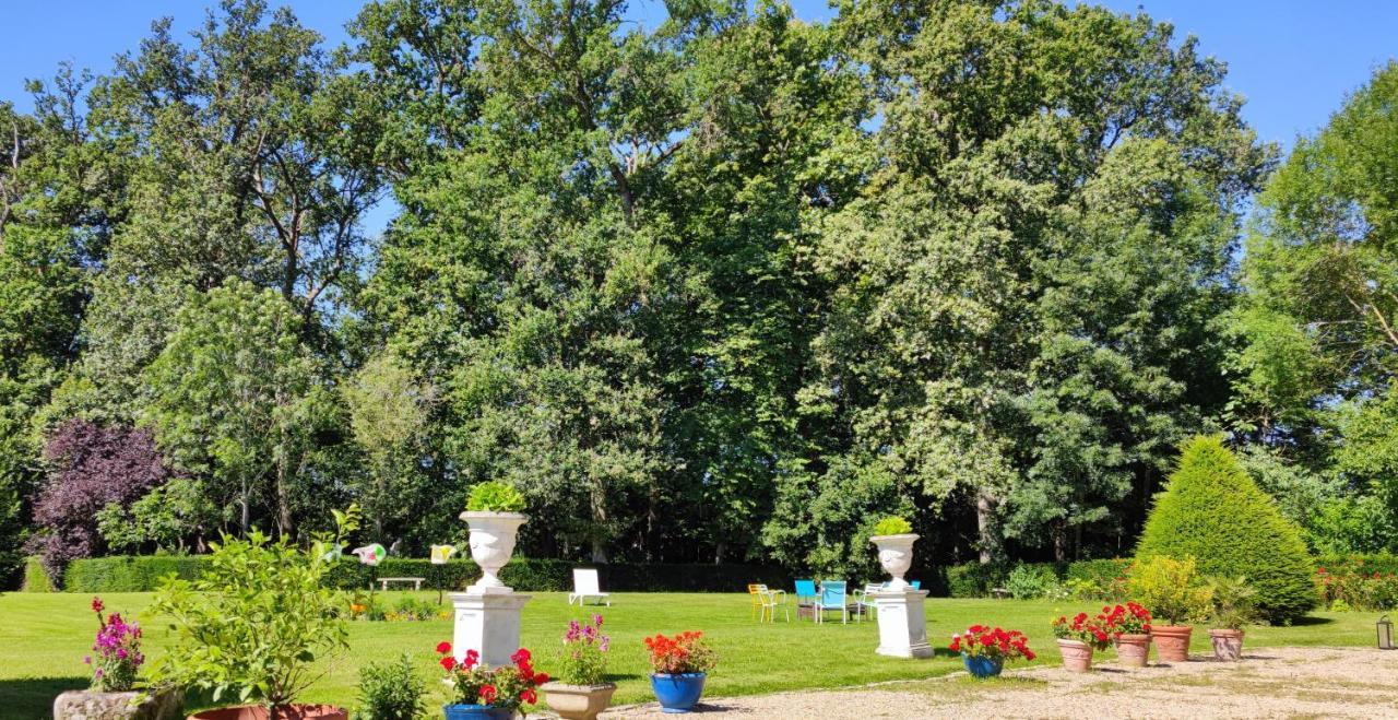 Chateau De Brinville Saint-Sauveur-sur-Ecole المظهر الخارجي الصورة