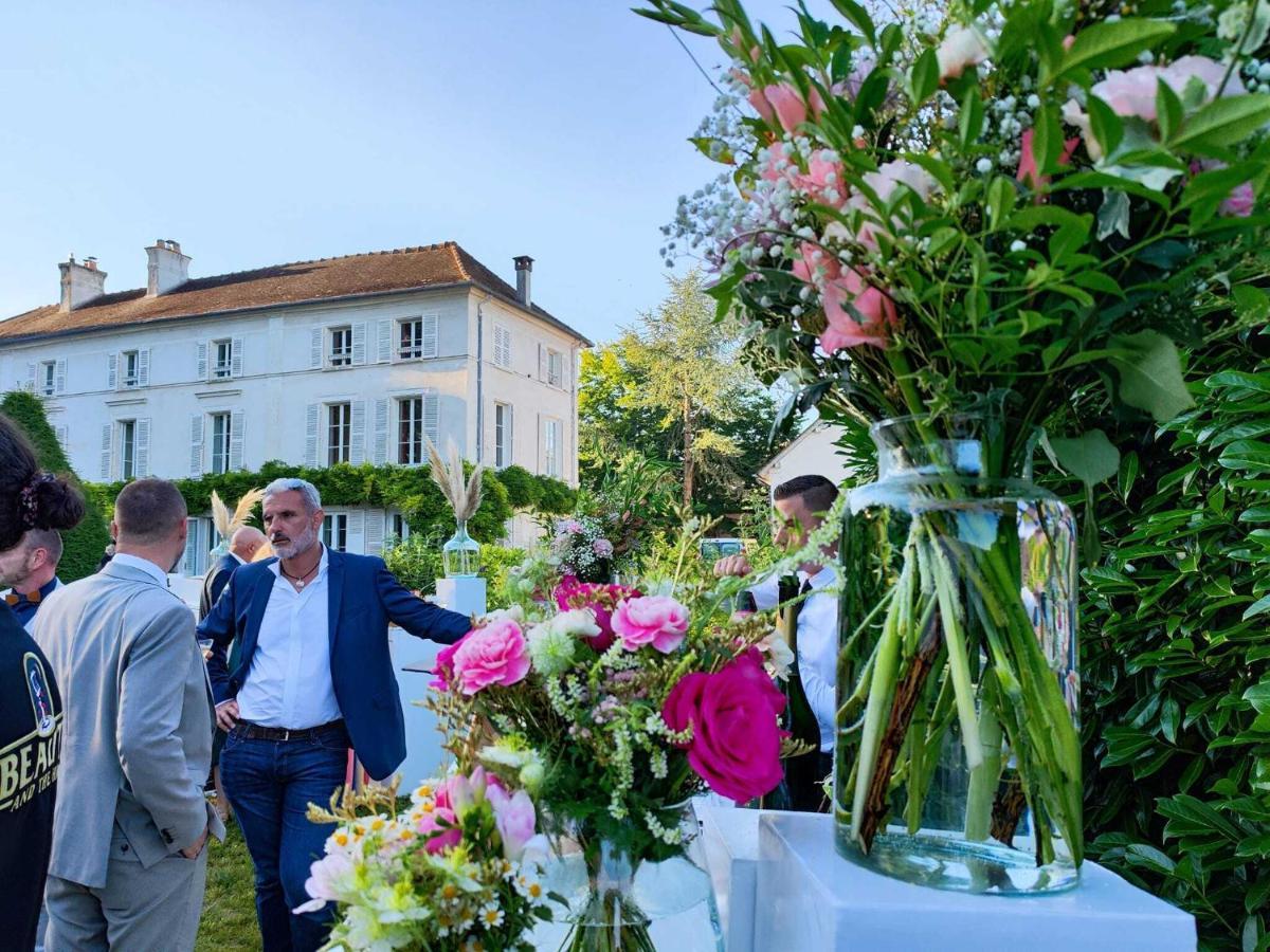 Chateau De Brinville Saint-Sauveur-sur-Ecole المظهر الخارجي الصورة